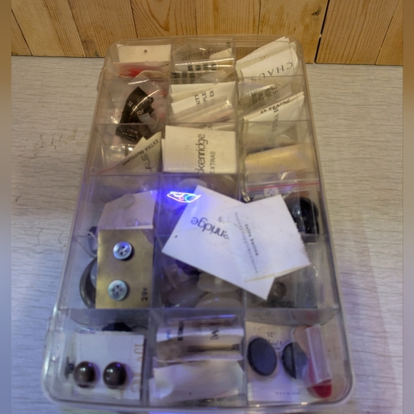 Assorted Button Collection - Picture 2 of 7